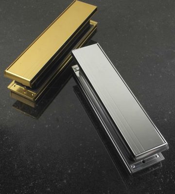 Yale P209 12” Postmaster Letterplate Polished Gold 40/80